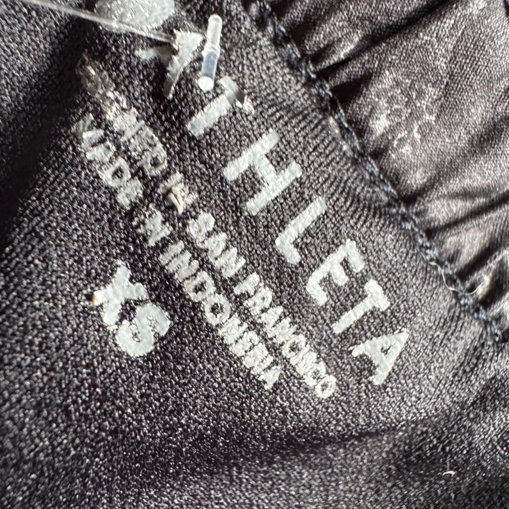 Athleta-Run Racer Camo Shorts ~ Black XS - Picture 3 of 3